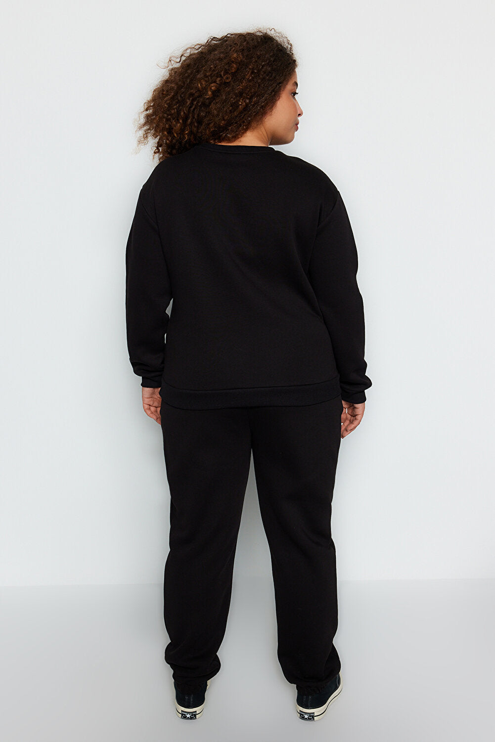 Trendyol Curve Große Größen in Sweatsuit Set - Schwarz - Relaxed Fit - HCWP