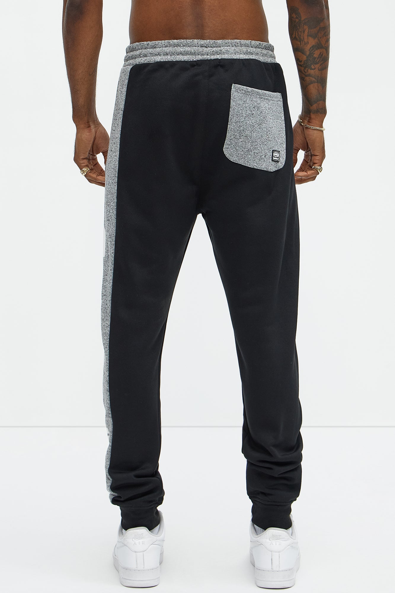 https://cdn.shopify.com/s/files/1/0293/9277/files/02-17-25_S7_40_EO34G1335_Black_CZ_DJ_11-38-19_80742_PXF.jpg?v=1740002013