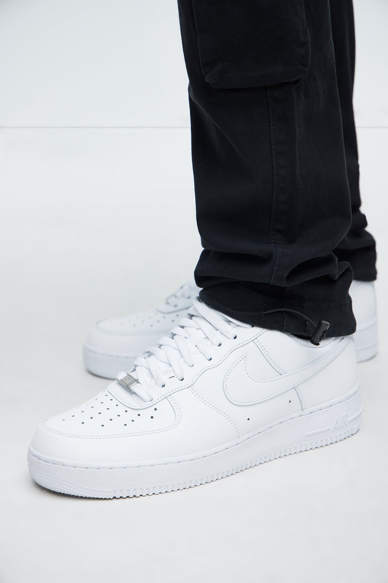 https://cdn.shopify.com/s/files/1/0293/9277/files/04-10-25_S7_14_HD22B307_Black_KF_DJ_11-56-36_106342_PXF.jpg?v=1744408976