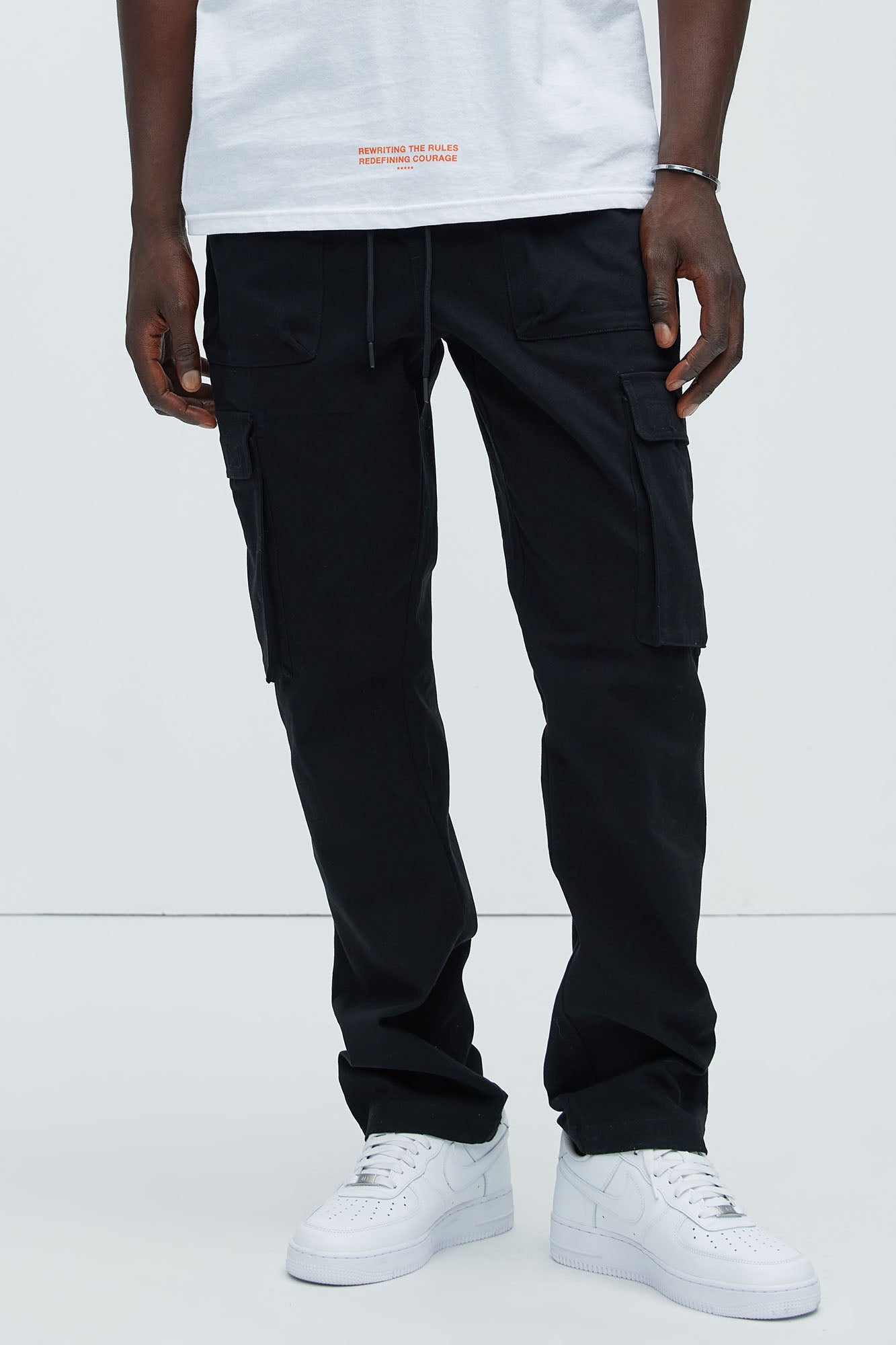 https://cdn.shopify.com/s/files/1/0293/9277/files/06-10-24_S7_62_1PANT008_Black_CZ_DJ_14-02-24_49915_WG.jpg?v=1718297775