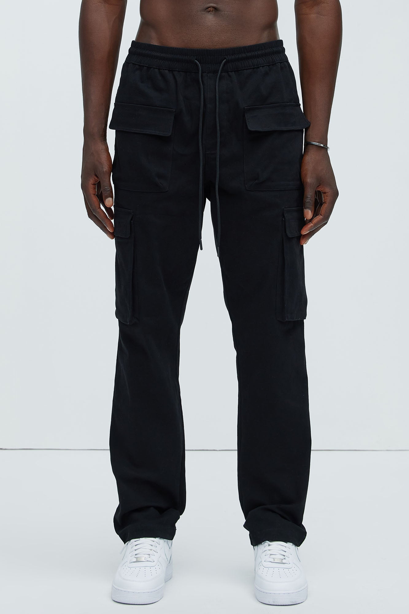 https://cdn.shopify.com/s/files/1/0293/9277/files/06-10-24_S7_62_1PANT008_Black_CZ_DJ_14-02-24_49920_WG.jpg?v=1718297775