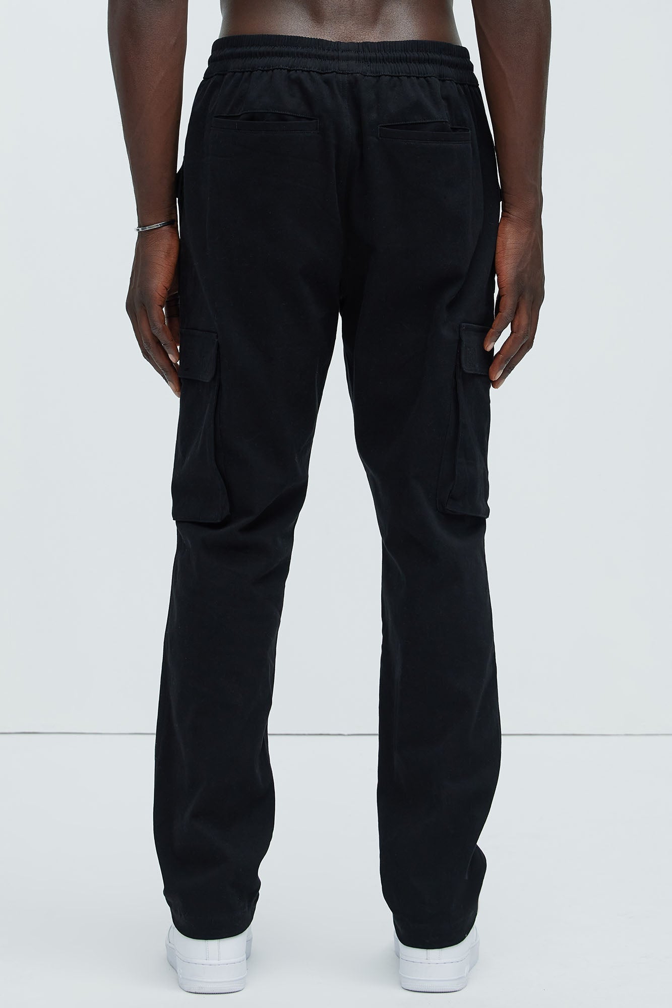 https://cdn.shopify.com/s/files/1/0293/9277/files/06-10-24_S7_62_1PANT008_Black_CZ_DJ_14-02-24_49922_WG.jpg?v=1718297775