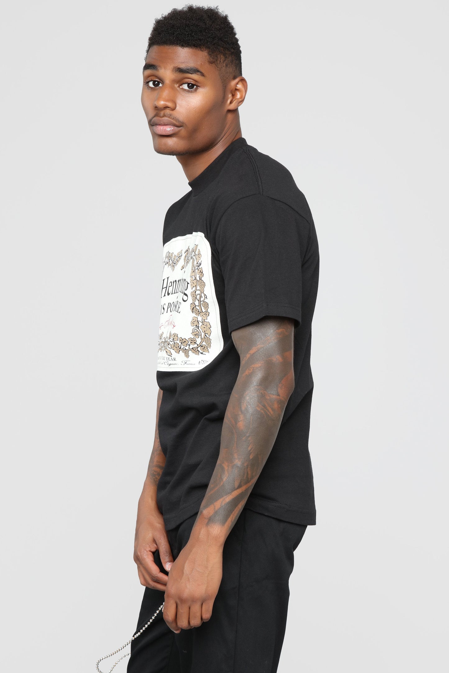 https://cdn.shopify.com/s/files/1/0293/9277/products/09-13-18_Studio_3_16-28-21_M1323_Black_0528_AJ.jpg?v=1649978388