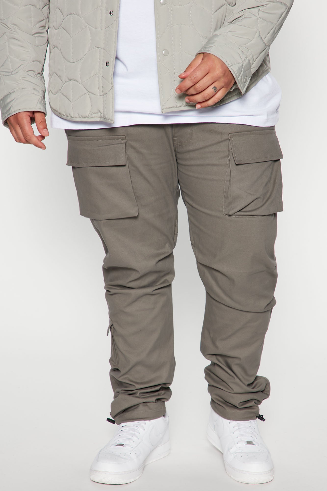 https://cdn.shopify.com/s/files/1/0293/9277/products/10-21-22Studio5_RT_DJ_13-03-12_41_HD22B307_Charcoal_2896_PLUS_SG.jpg?v=1666629986