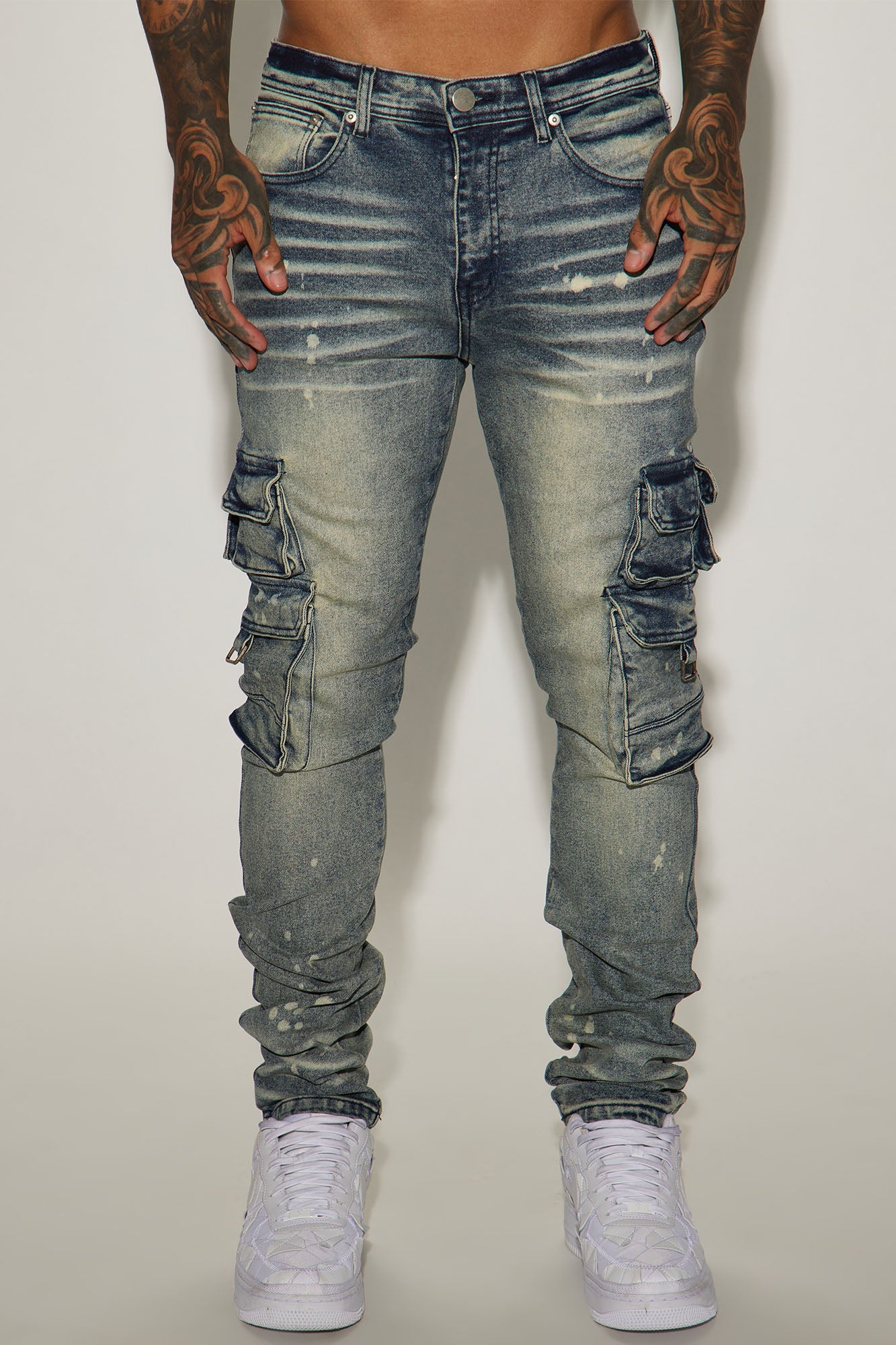 https://cdn.shopify.com/s/files/1/0293/9277/files/10-21-23Studio7_KJ_DJ_09-09-32_8_KARDEN_MediumWash_P_21146_DG.jpg?v=1698949476