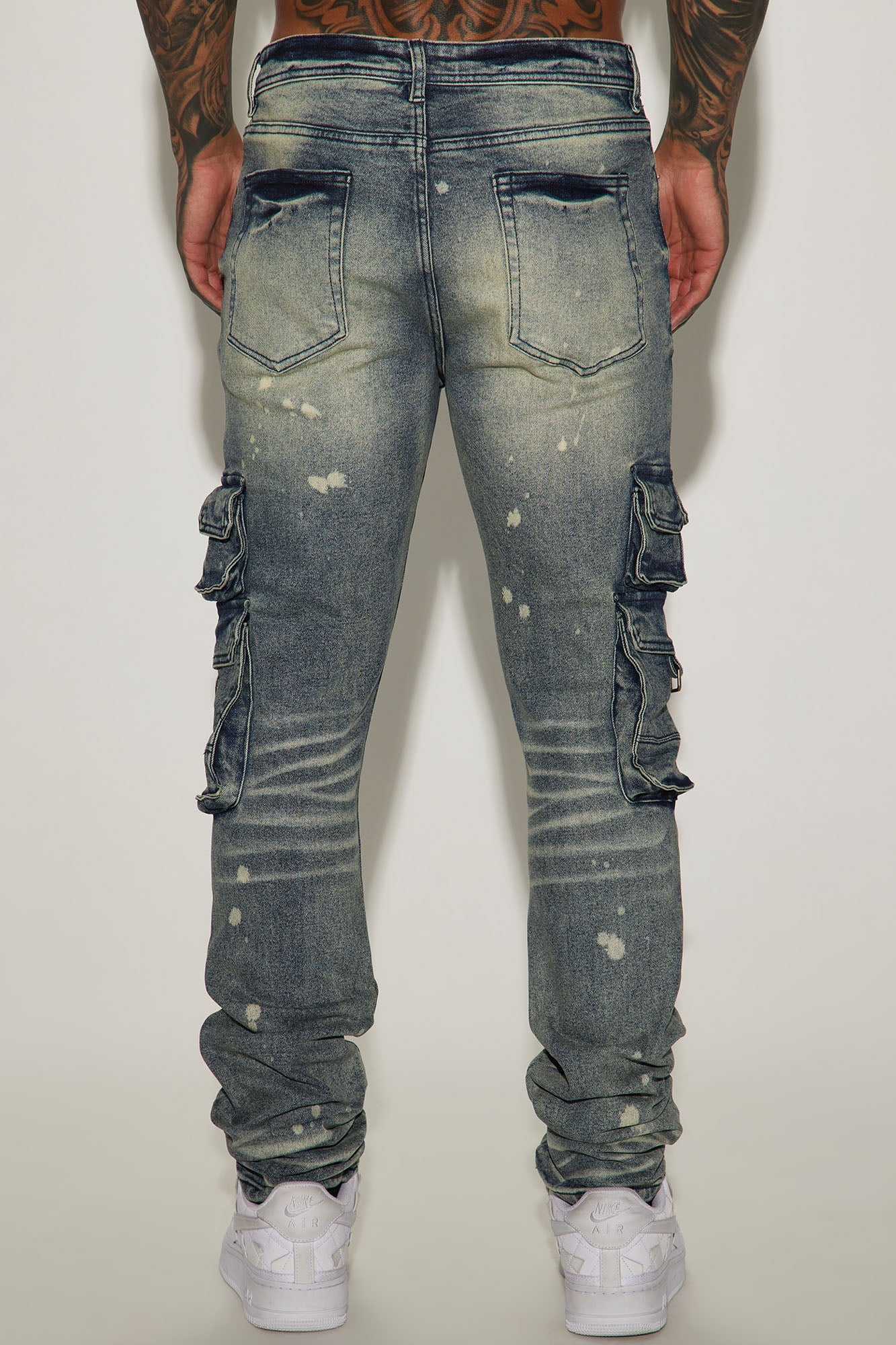 https://cdn.shopify.com/s/files/1/0293/9277/files/10-21-23Studio7_KJ_DJ_09-09-32_8_KARDEN_MediumWash_P_21153_DG.jpg?v=1698949476