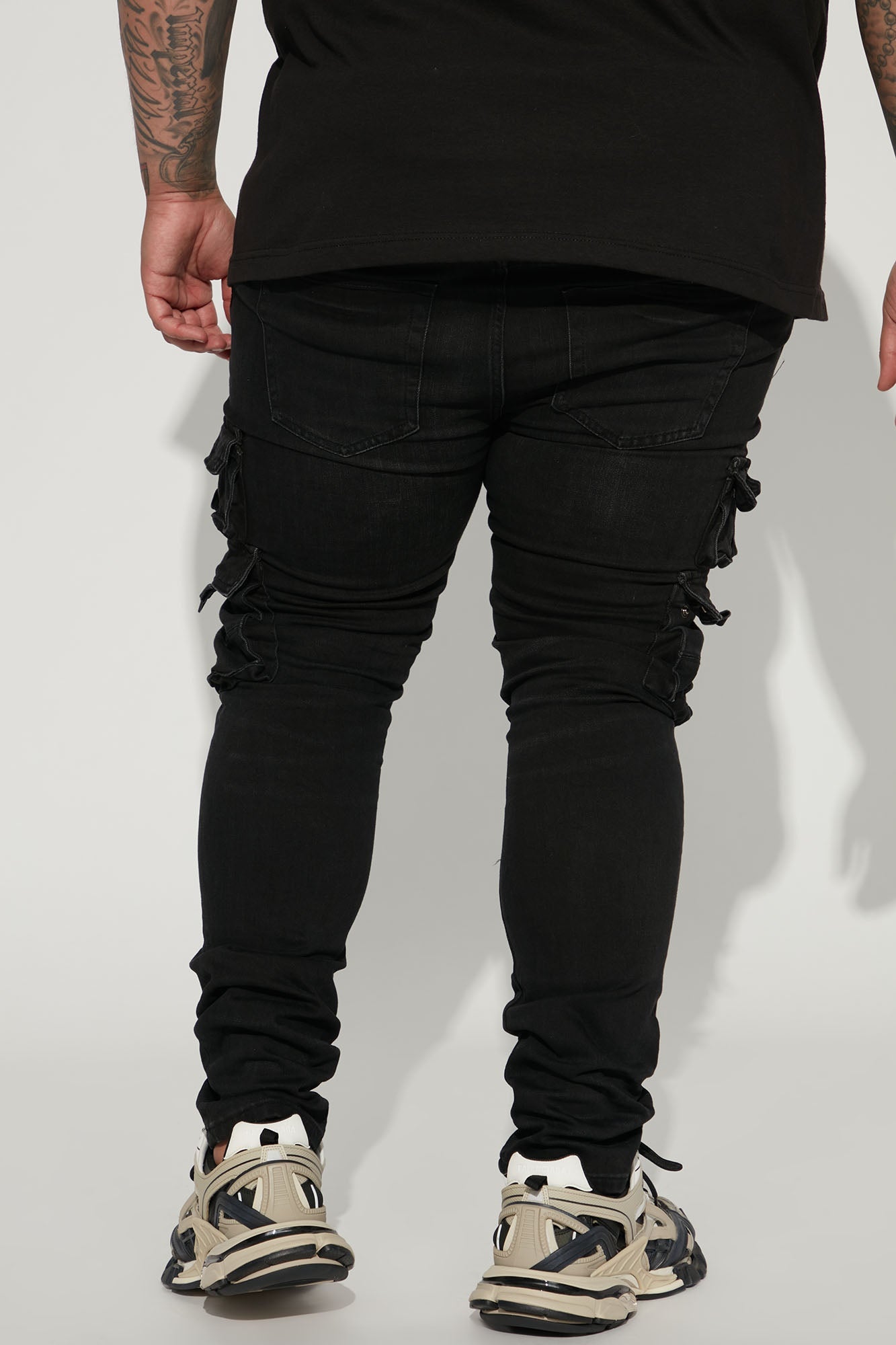https://cdn.shopify.com/s/files/1/0293/9277/products/11-07-22Studio5_RD_CC_14-51-39_79_KARDENBLK_Black_1947_PLUS_JB.jpg?v=1712857720