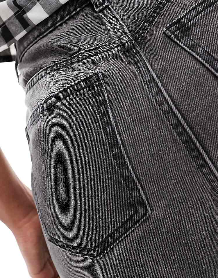 https://images.asos-media.com/products/miss-selfridge-baggy-jean-in-grey-wash/205922162-2?$n_750w$&wid=750&fit=constrain