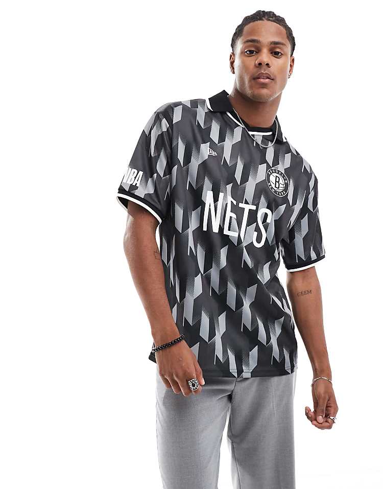 New Era Brooklyn Nets football t-shirt in multi