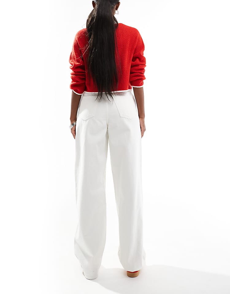 https://images.asos-media.com/products/miss-selfridge-denim-baggy-jean-in-ecru/207008335-3?$n_750w$&wid=750&fit=constrain