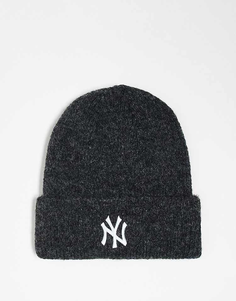 New Era New York Yankees wide cuff beanie in black