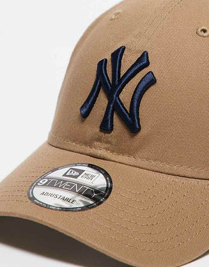 New Era 9twenty NY Yankees contrast washed cap in beige