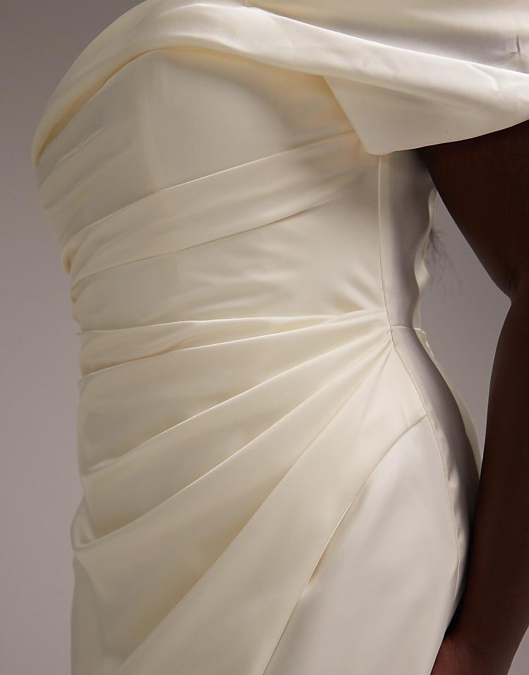 https://images.asos-media.com/products/asos-design-curve-satin-off-shoulder-mini-dress-in-ivory/207412545-2?$n_750w$&wid=750&fit=constrain