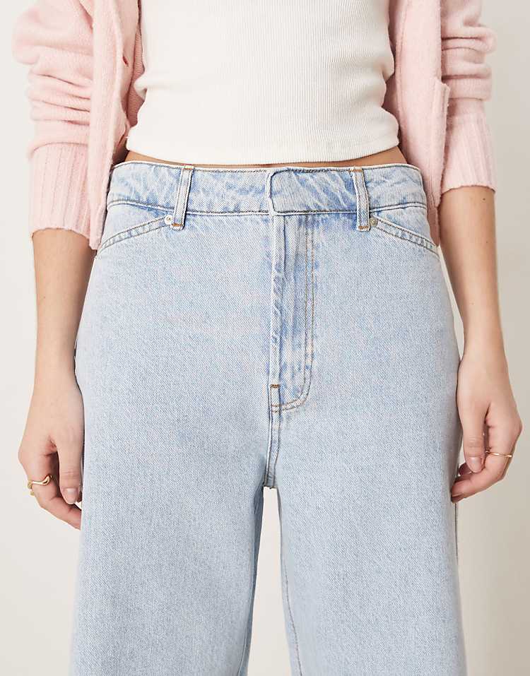 https://images.asos-media.com/products/asos-design-tailored-barrel-jeans-in-light-wash/207616168-5?$n_750w$&wid=750&fit=constrain