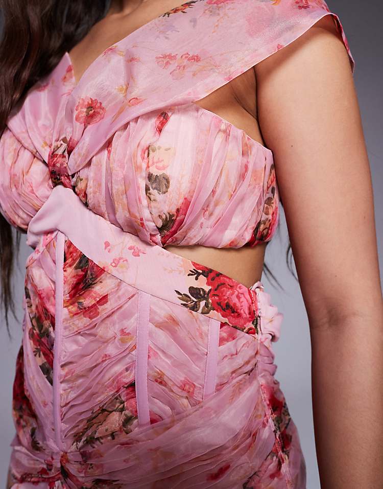 https://images.asos-media.com/products/asos-luxe-printed-organza-and-chiffon-maxi-dress-in-floral-print/207633897-4?$n_750w$&wid=750&fit=constrain