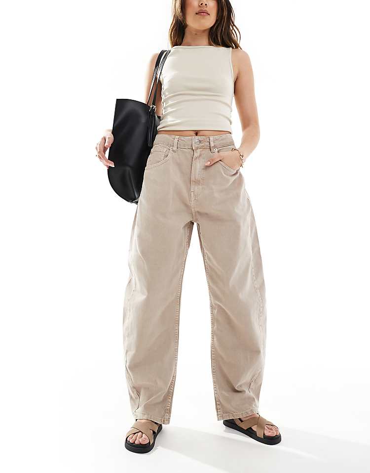 https://images.asos-media.com/products/asos-design-barrel-leg-jeans-in-manuka/207680815-1-manuka?$n_750w$&wid=750&fit=constrain