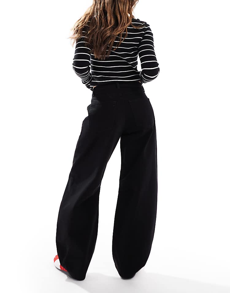 https://images.asos-media.com/products/miss-selfridge-barrel-leg-jean-in-black/207945519-2?$n_750w$&wid=750&fit=constrain