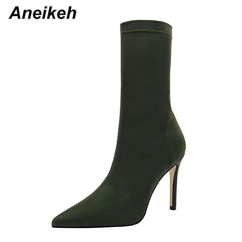 Aneikeh Stiletto