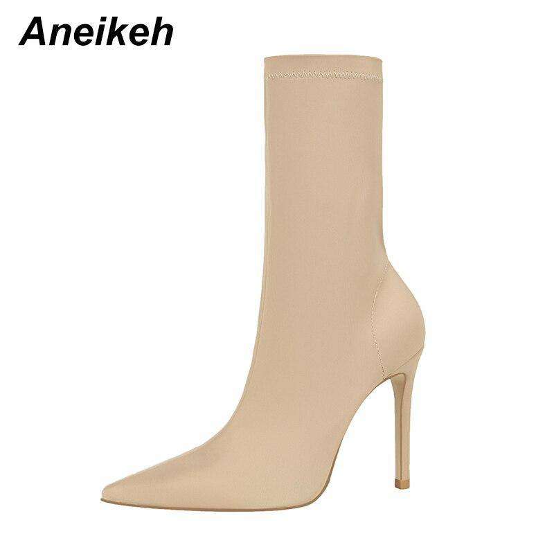 Aneikeh Stiletto